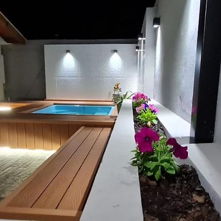 Villa Casa Centrica Con Yacuzzi !!! Puerto Iguazú Exterior foto